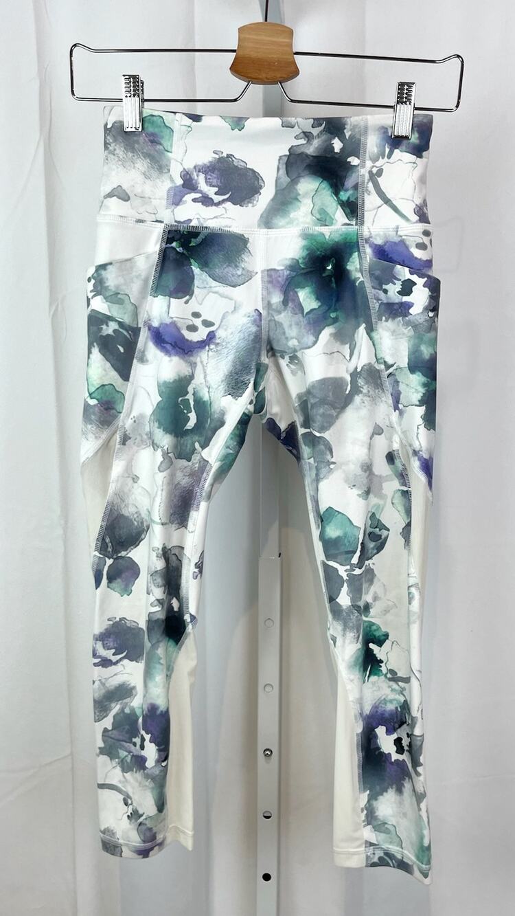 ATHLETA XS Floral Mudra Capri Crop Leggings Pockets Mesh Trim Watercolor White